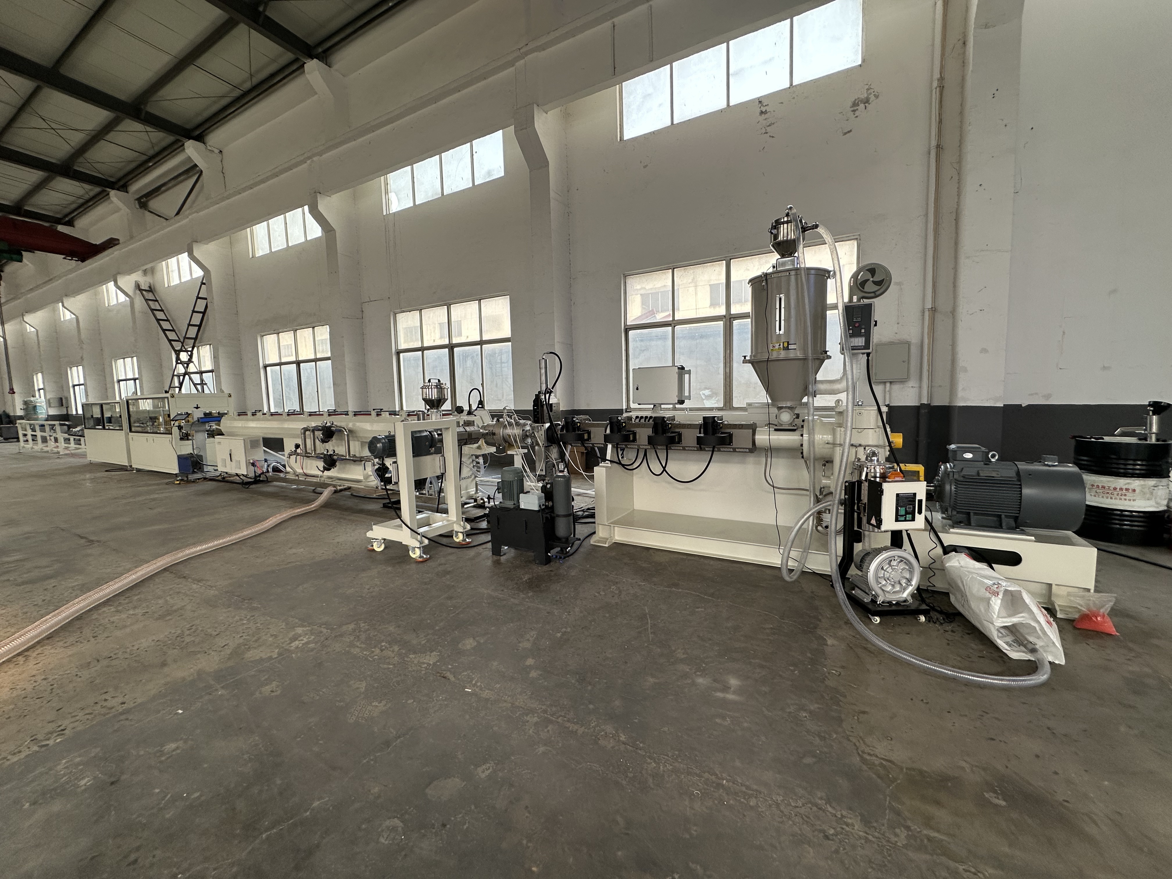 Latest company case about Case Study: PPR Pipe Production Line Trial Run for Mr. Nguyen at VietPlumbing Factory in Vietnam