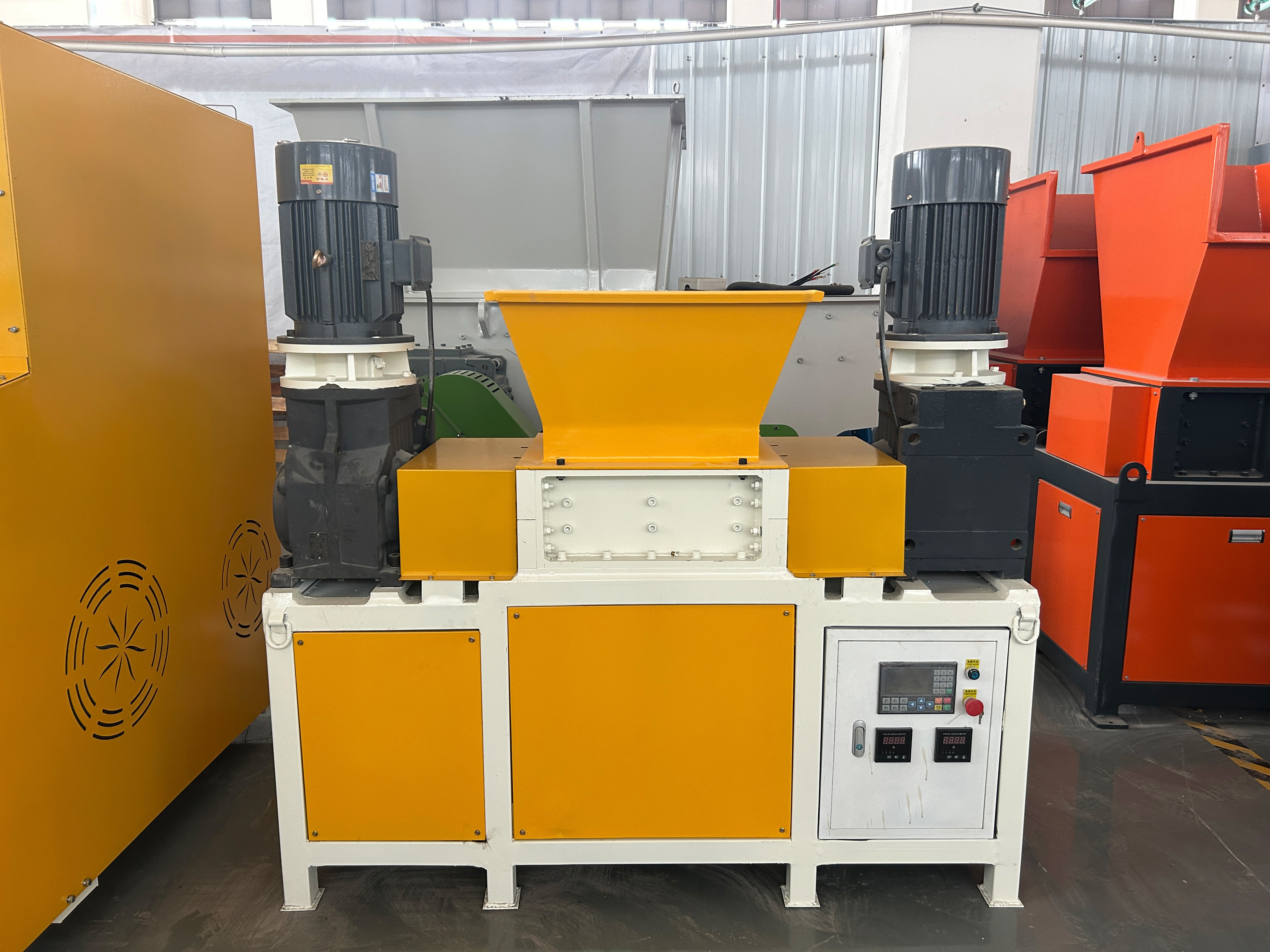 Latest company case about Double Shaft Shredder for Plastic Waste Recycling