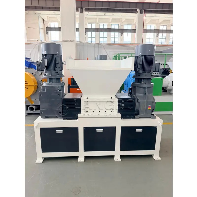 Latest company case about Double Shaft Shredder Machine for Bulky Plastic Waste Processing in Spain Recycling System