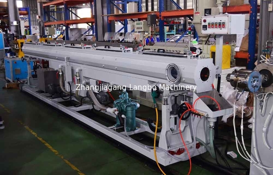 Single Screw Extruder Pipe Machinery PE HDPE Pipe Extrusion Production Line
