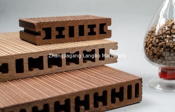 Twin Screw WPC Pelletizing Extrusion Line Decking Board 350KG / H